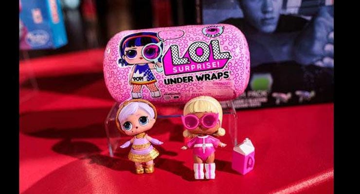 Do LOL Surprise Dolls show underwear when dipped in water? Fact Check